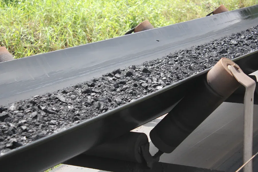 Conveyor belt in operation